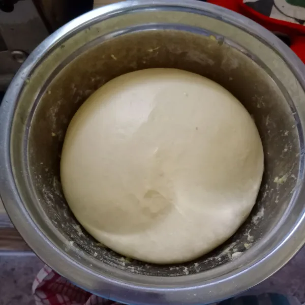 Diamkan selama 45 menit sampai mengembang 2x lipat.