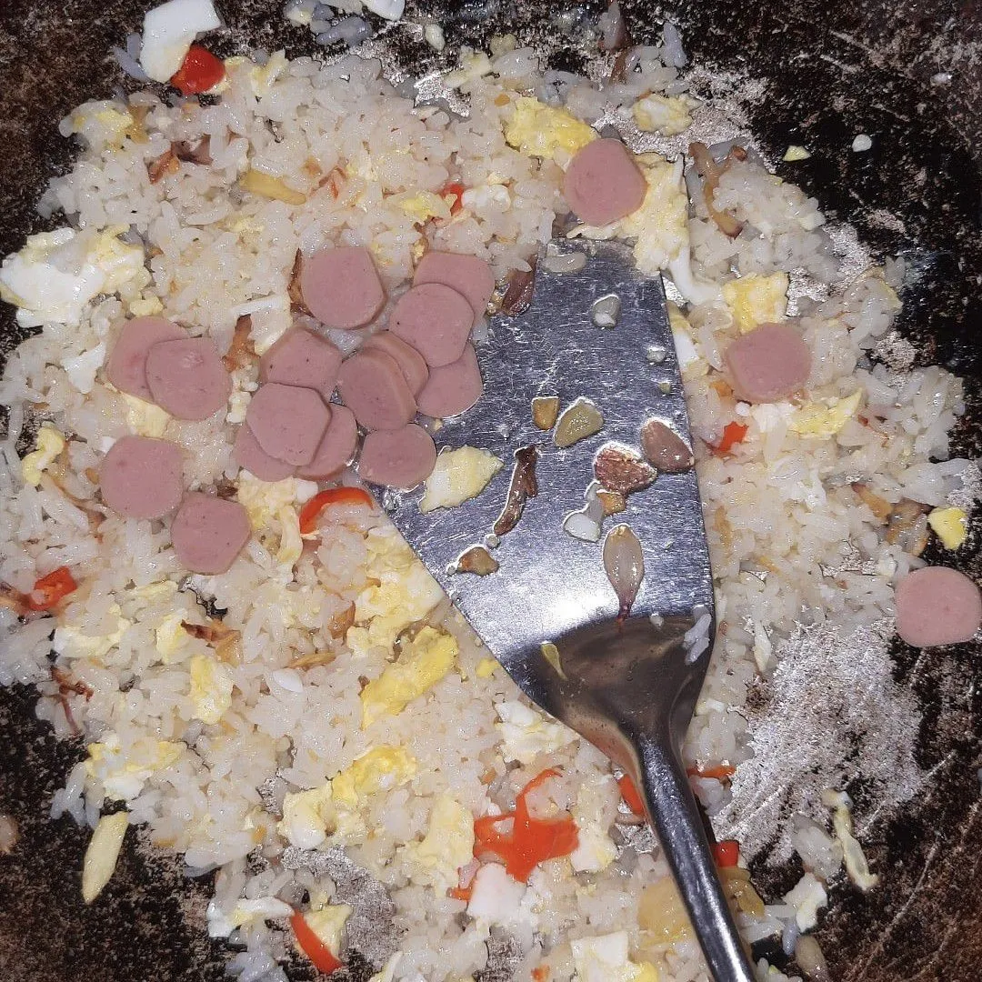 Step 5 Nasi Goreng Sosis Telur Bumbu Iris