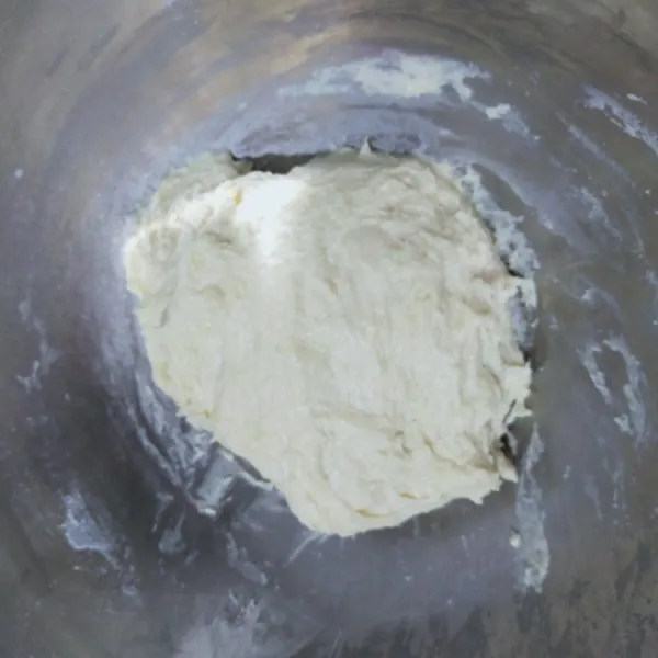 Tutup plastik wrap, diamkan 90 menit.