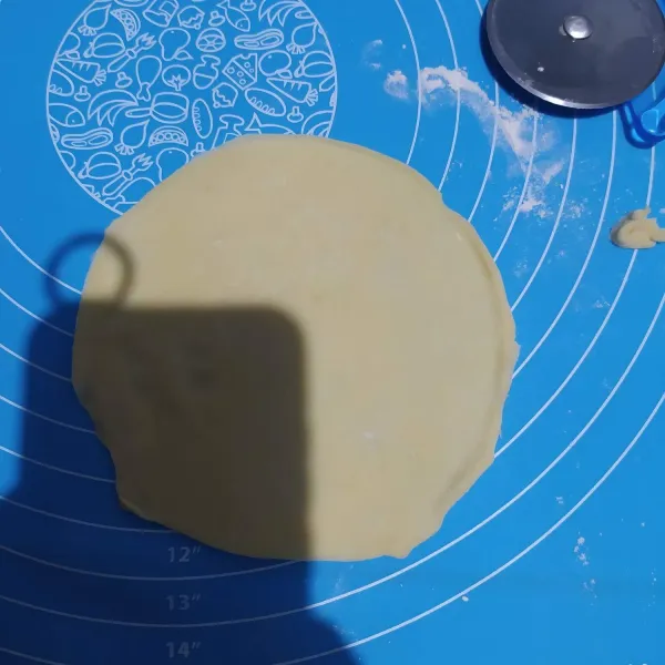 Gilas tipis puff pastry, bentuk bulat (me. diameter 12cm).