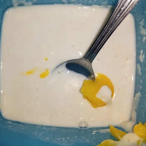 Aduk hingga rata, masukkan room buter.