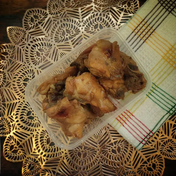Biarkan hingga dingin, kemudian masukkan ke dalam wadah tertutup dan simpan dalam freezer atau bisa juga langsung di goreng (gorengnya sebentar saja), atau dibakar ya.