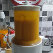 Blender sampai halus. Tuang dalam mangkok dan sajikan.