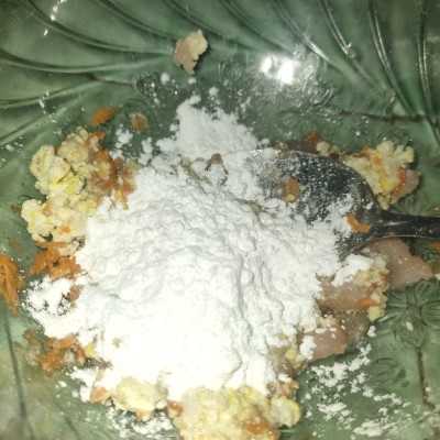 Step 4 Sawi Gulung isi Tahu Ayam