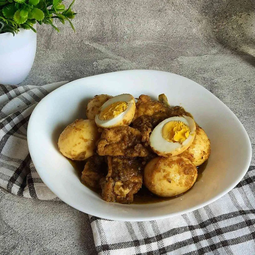 TELUR BUMBU IJO