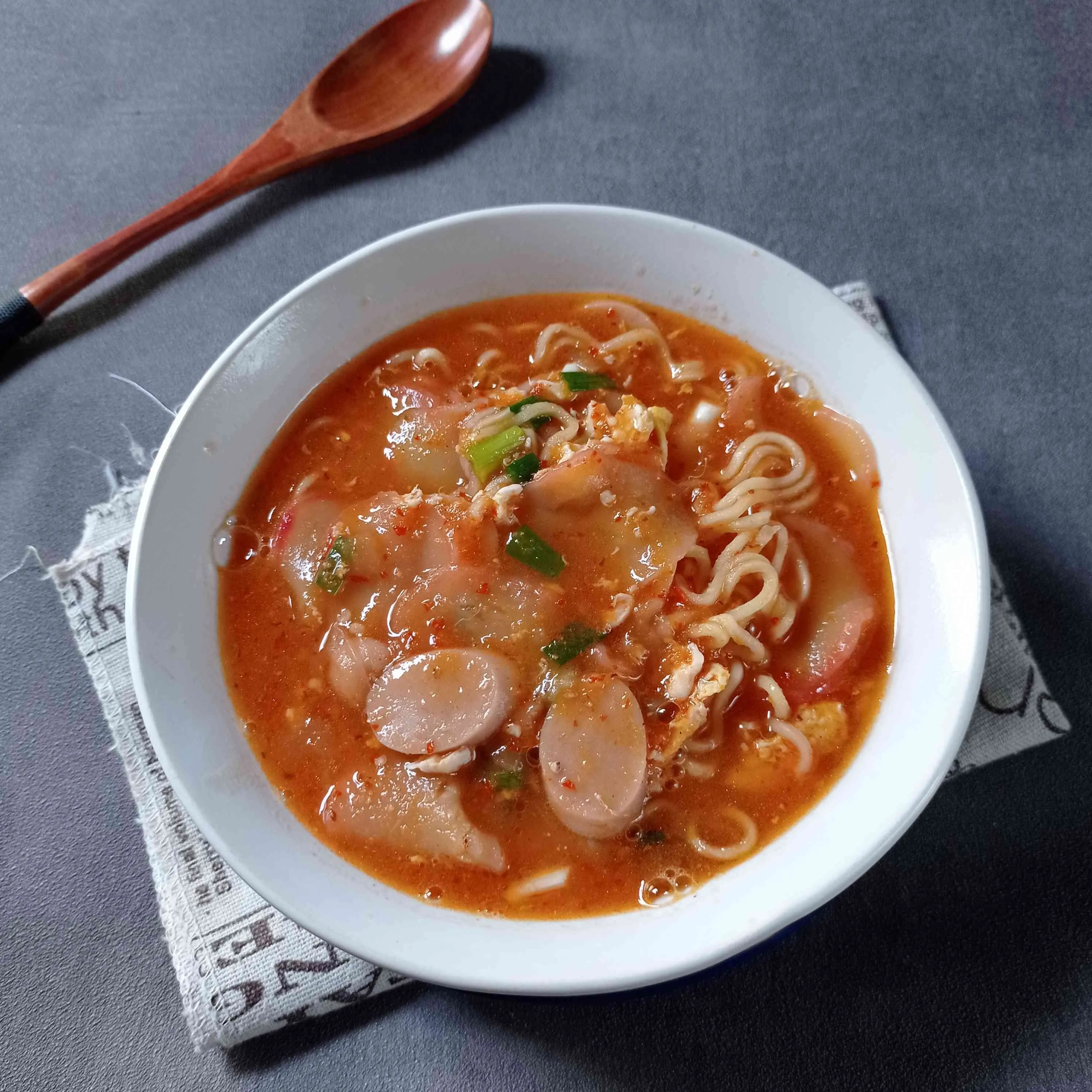 Seblak Kerupuk Sosis