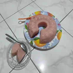 Puding Roti Strawberry