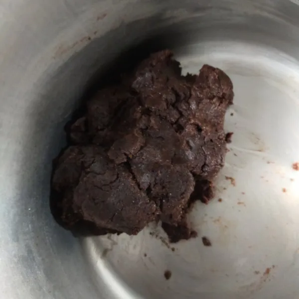 Adonan harus bisa di bulatkan.