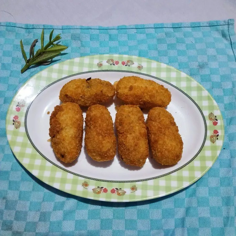 Step 7 Kroket Singkong Isi Ayam Suwir