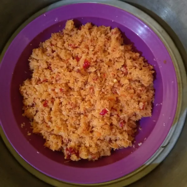 Kukus bumbu kelapa selama 20 menit, sisihkan.