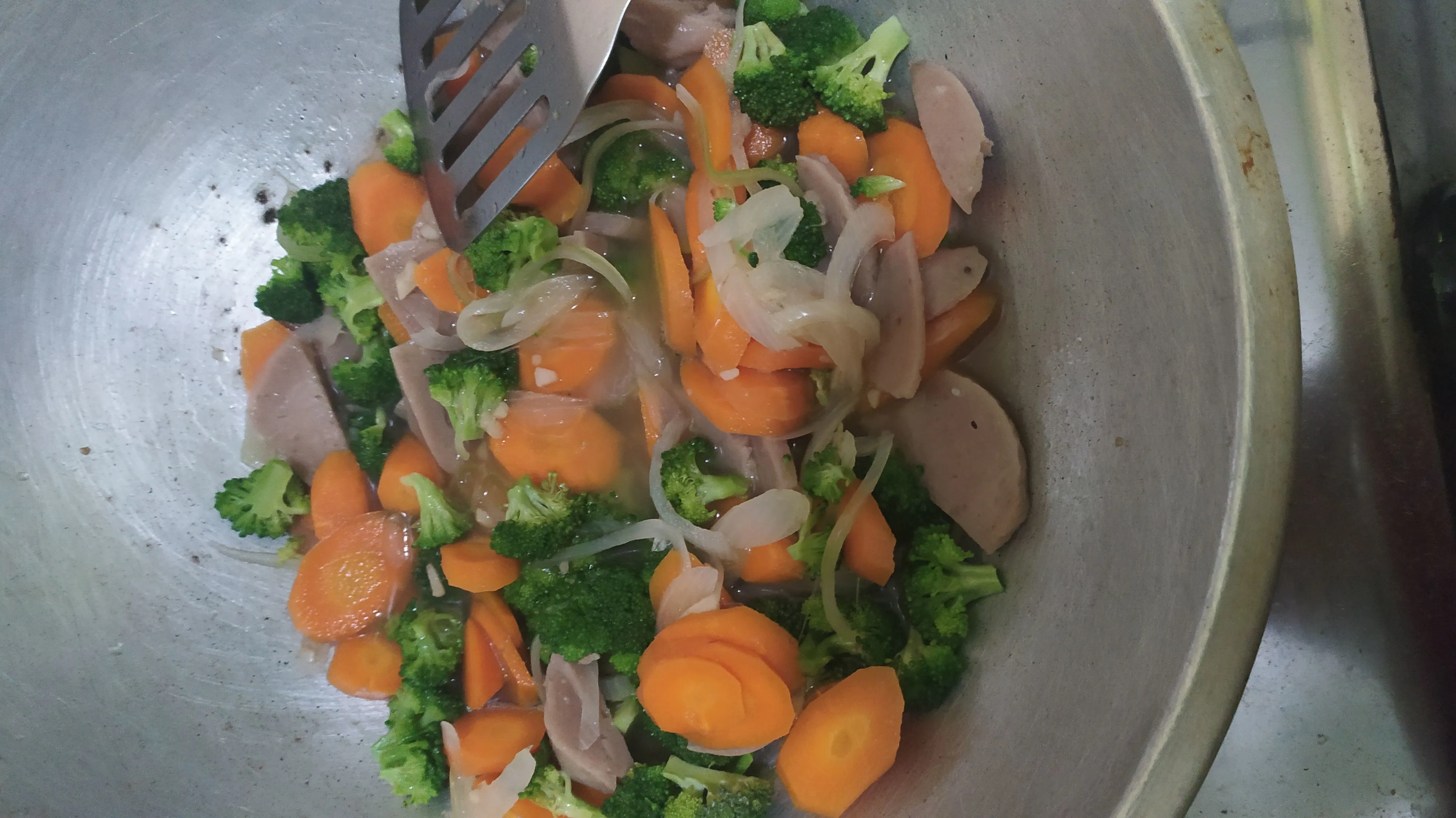 Step 6 Tumis Brokoli Wortel Bakso