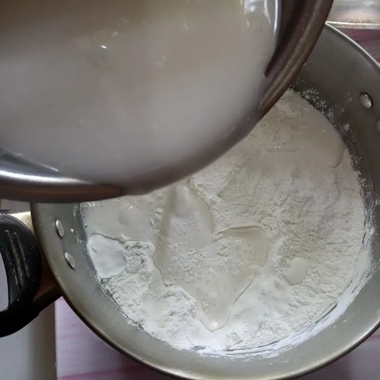 Step 1 kue nagasari