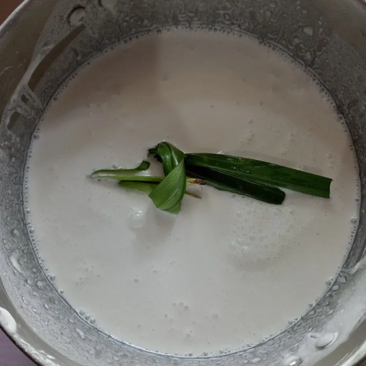 Step 2 kue nagasari
