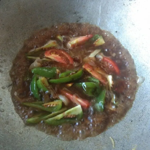 Tambahkan air matang.