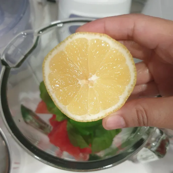 Peraskan jeruk lemon.
