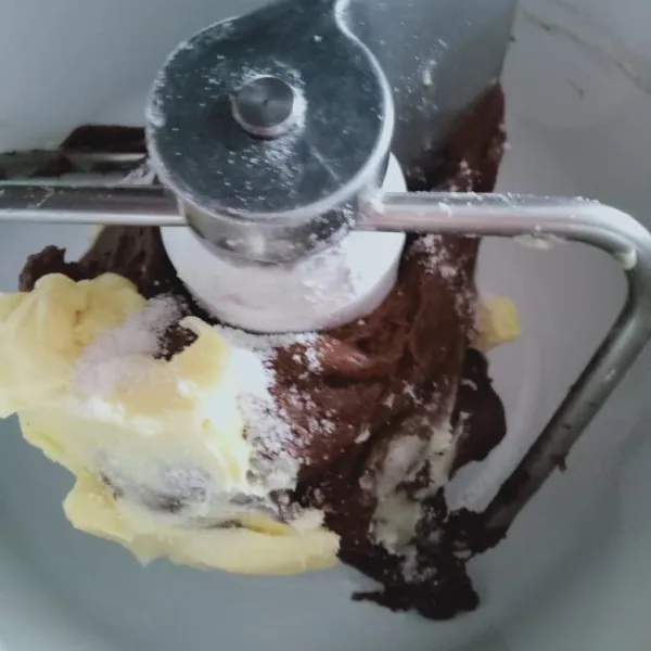 Uleni hingga kalis. Masukkan bahan C.