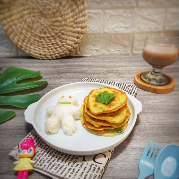 Kemudian setelah matang lalu sajikan dengan nasi hangat.