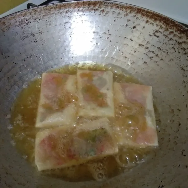 Goreng hingga matang kecokelatan.