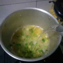 Tambahkan air, tunggu mendidih.