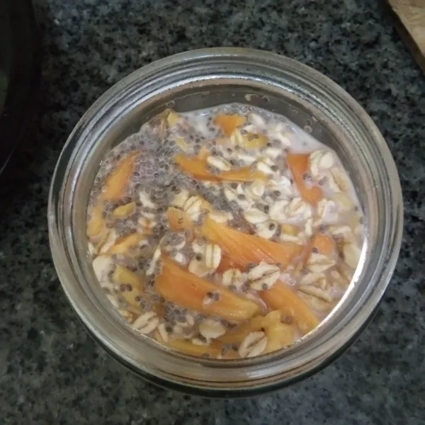 Keesokan harinya keluarkan oats.