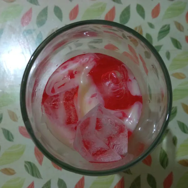 Masukkan susu kental manis