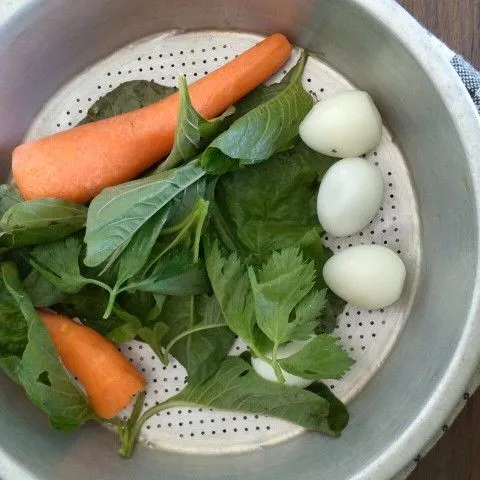 Step 1 Sayur Bening Bayam Telur Puyuh
