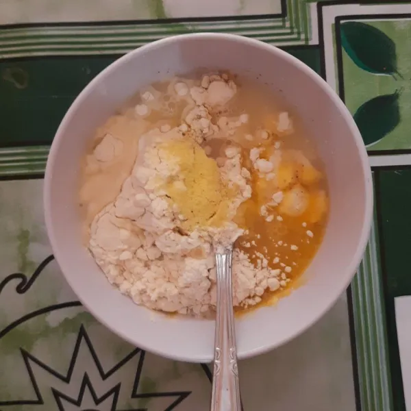 Campur semua bahan utama.