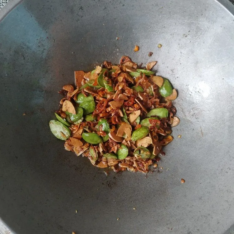 Step 7 Sambal Embe Pete
