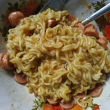 Selanjutnya masukkan telur aduk rata.