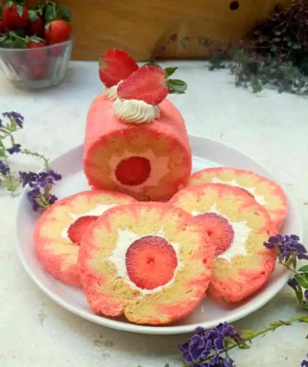 hurricane strawberry roll cake