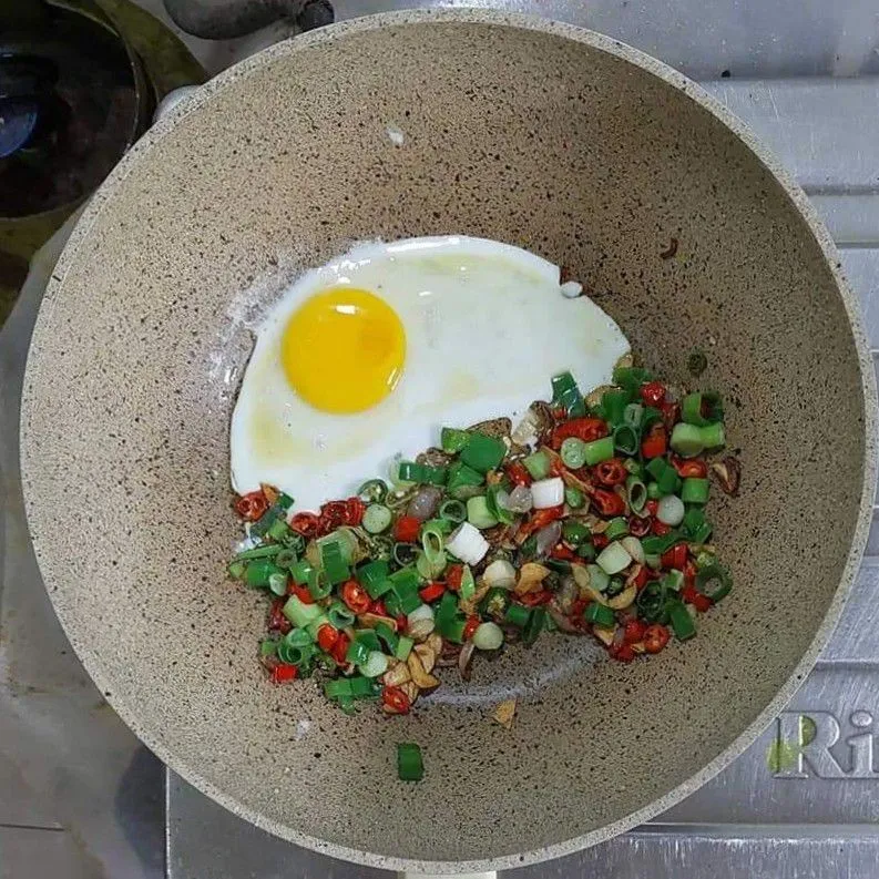 Step 4 Nasi Merah Goreng Petai