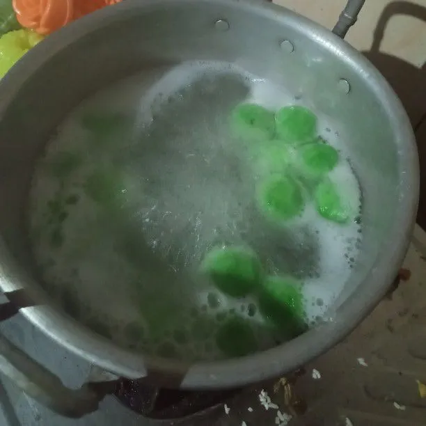 Step 6 Klepon Ketan Hijau Pandan