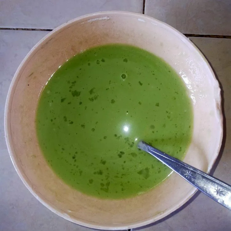 Step 4 Dadar Gulung Pandan Isi Mie