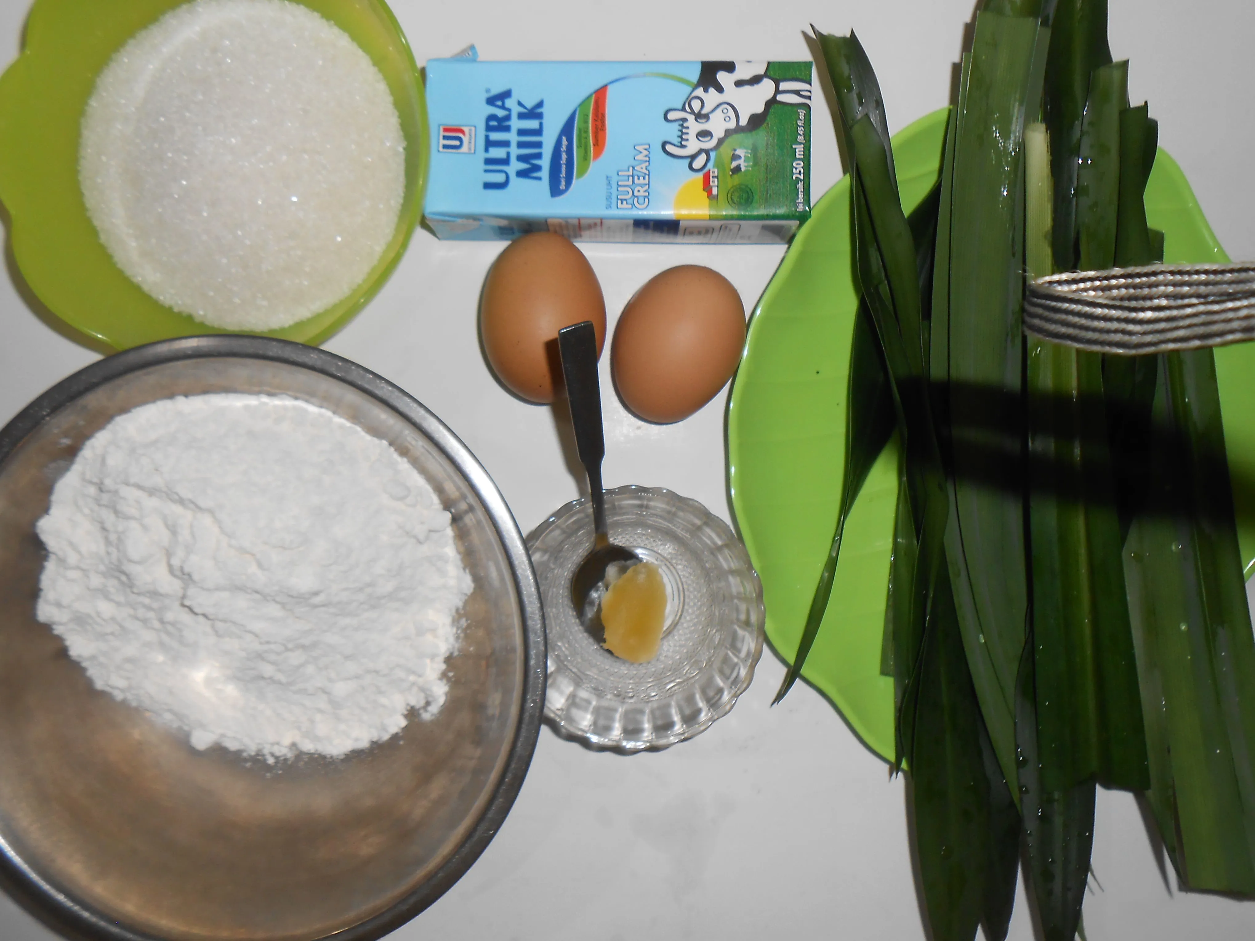 Step 1 Bolu Kukus Pandan dan Daun Suji