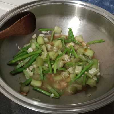 Step 4 Tumis Buncis Oyong Kaldu Sapi