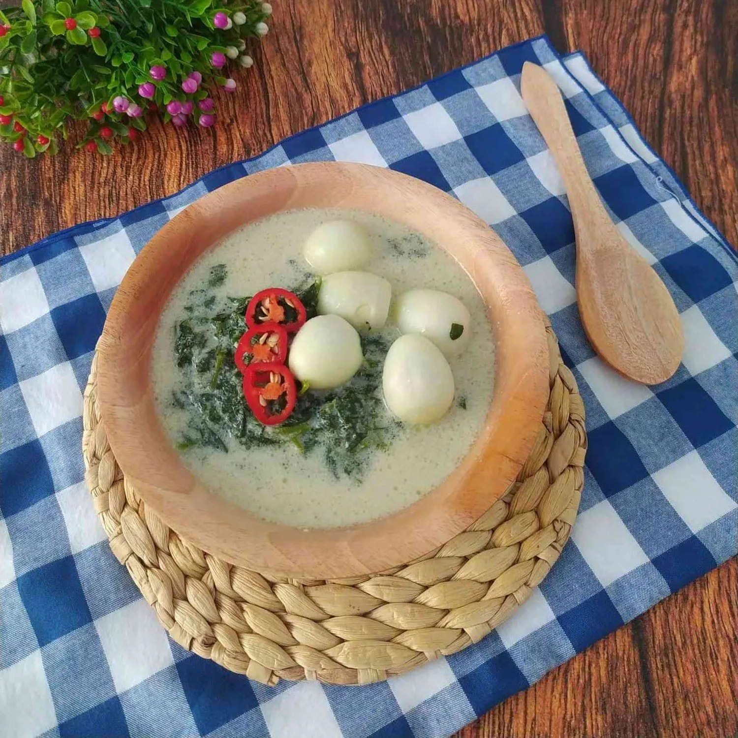 Sayur Bobor Selada Telur Puyuh