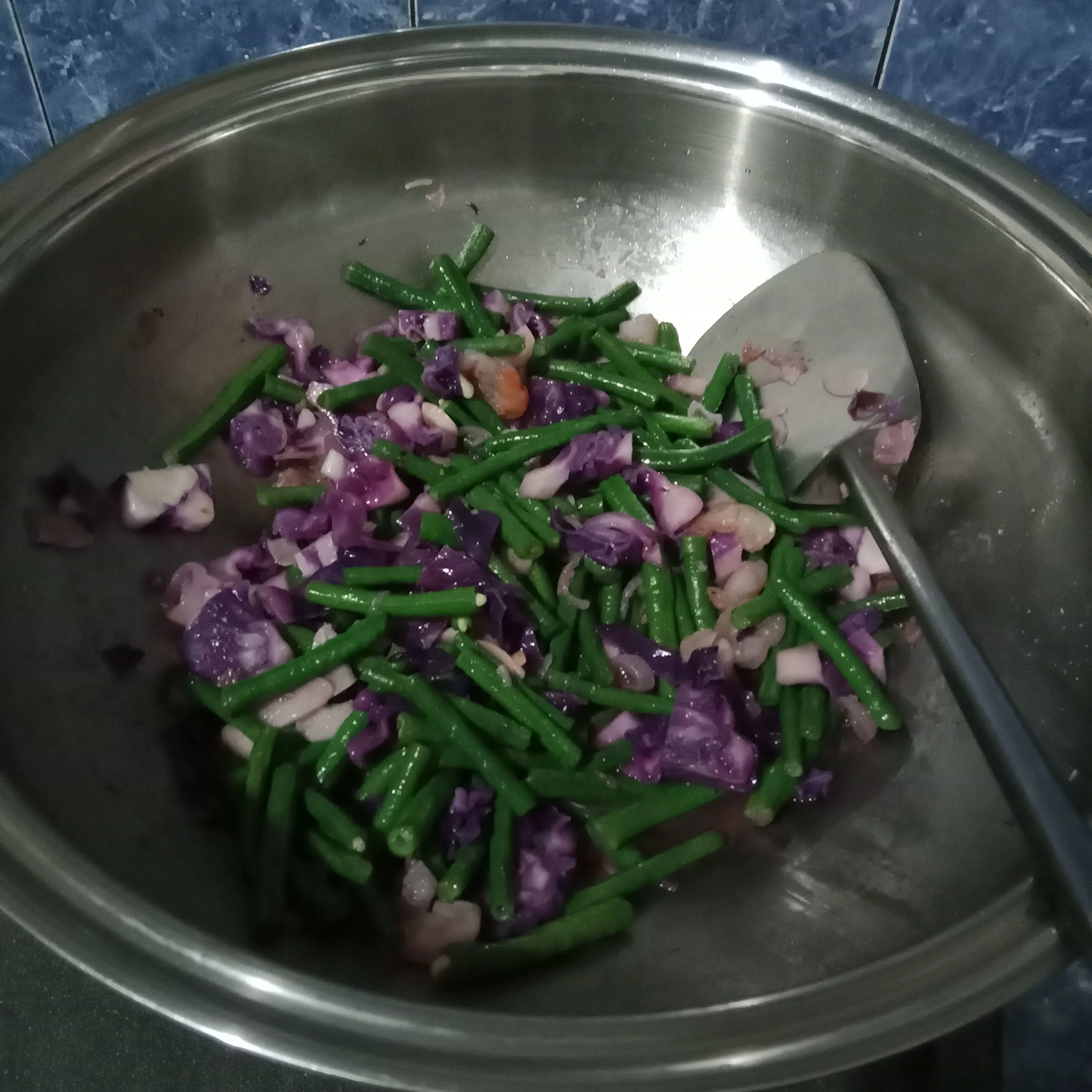 Step 4 Tumis Kacang Panjang Kol Ungu
