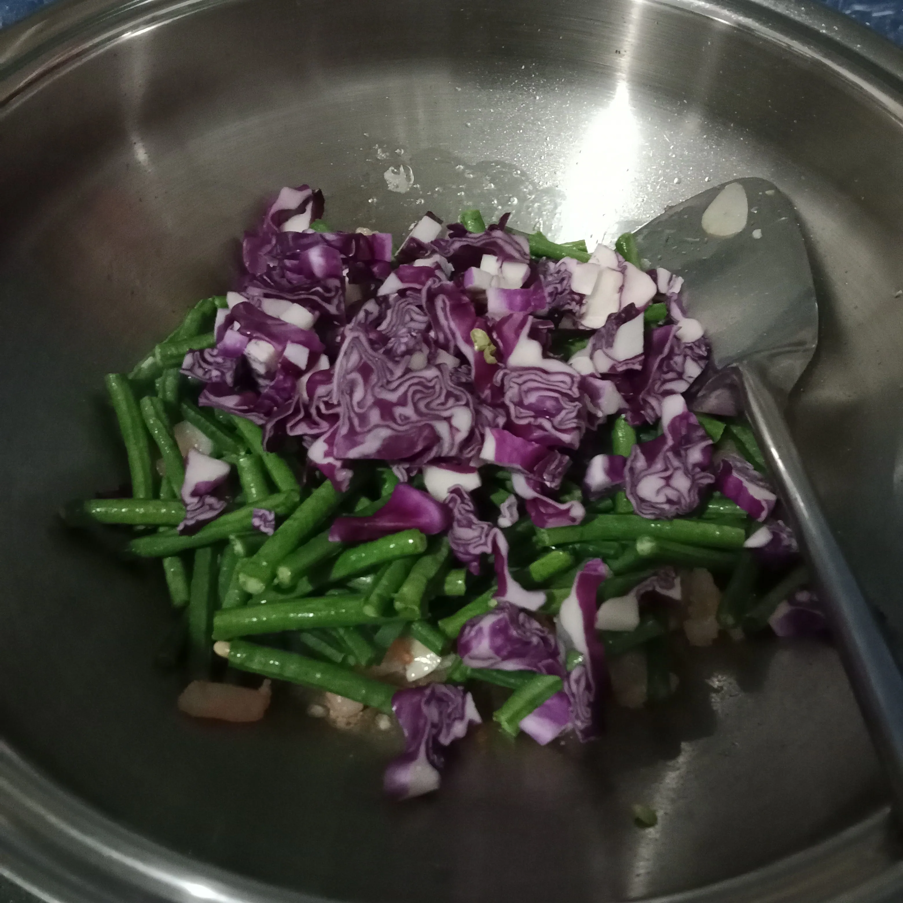 Step 3 Tumis Kacang Panjang Kol Ungu