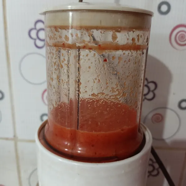 Blender bumbu sampai halus