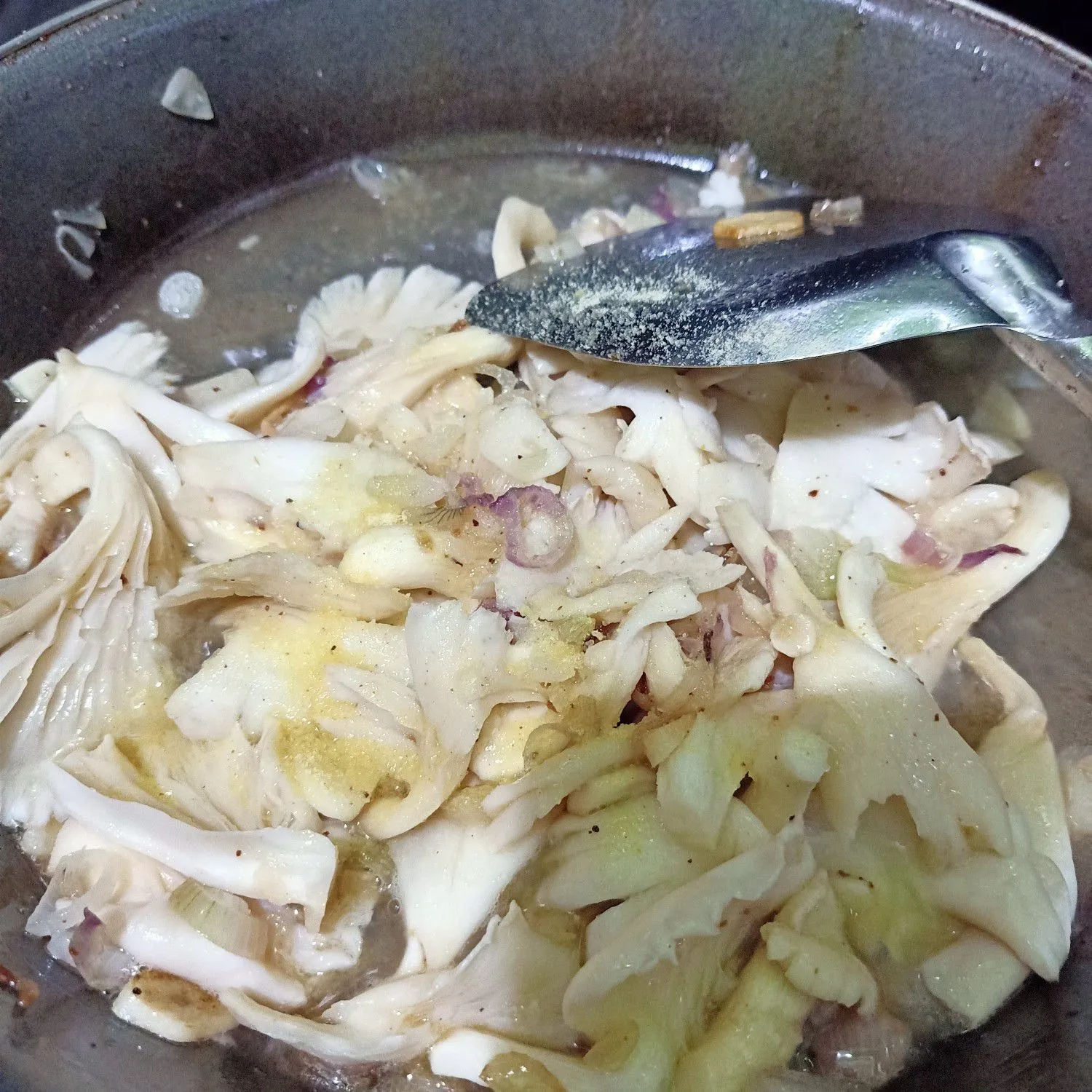 Step 8 Oseng Sosin Jamur Putih