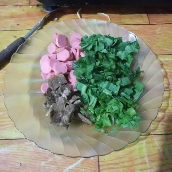 Siapkan bahan yang akan digunakan.