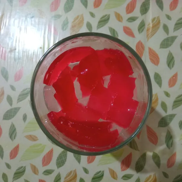 Kemudian masukkan jelly.