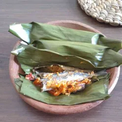 Pepes Ikan Pindang