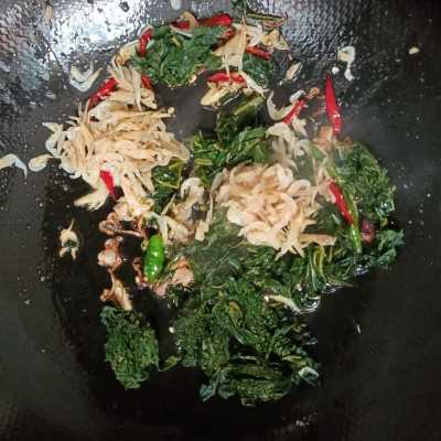 Step 5 Tumis Daun Pepaya Ebi