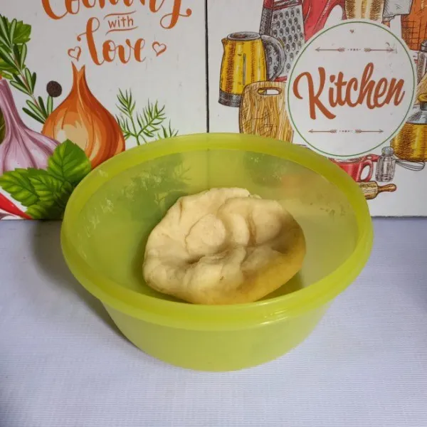 Tumbuk lagi sampai gula pasir tercampur rata.