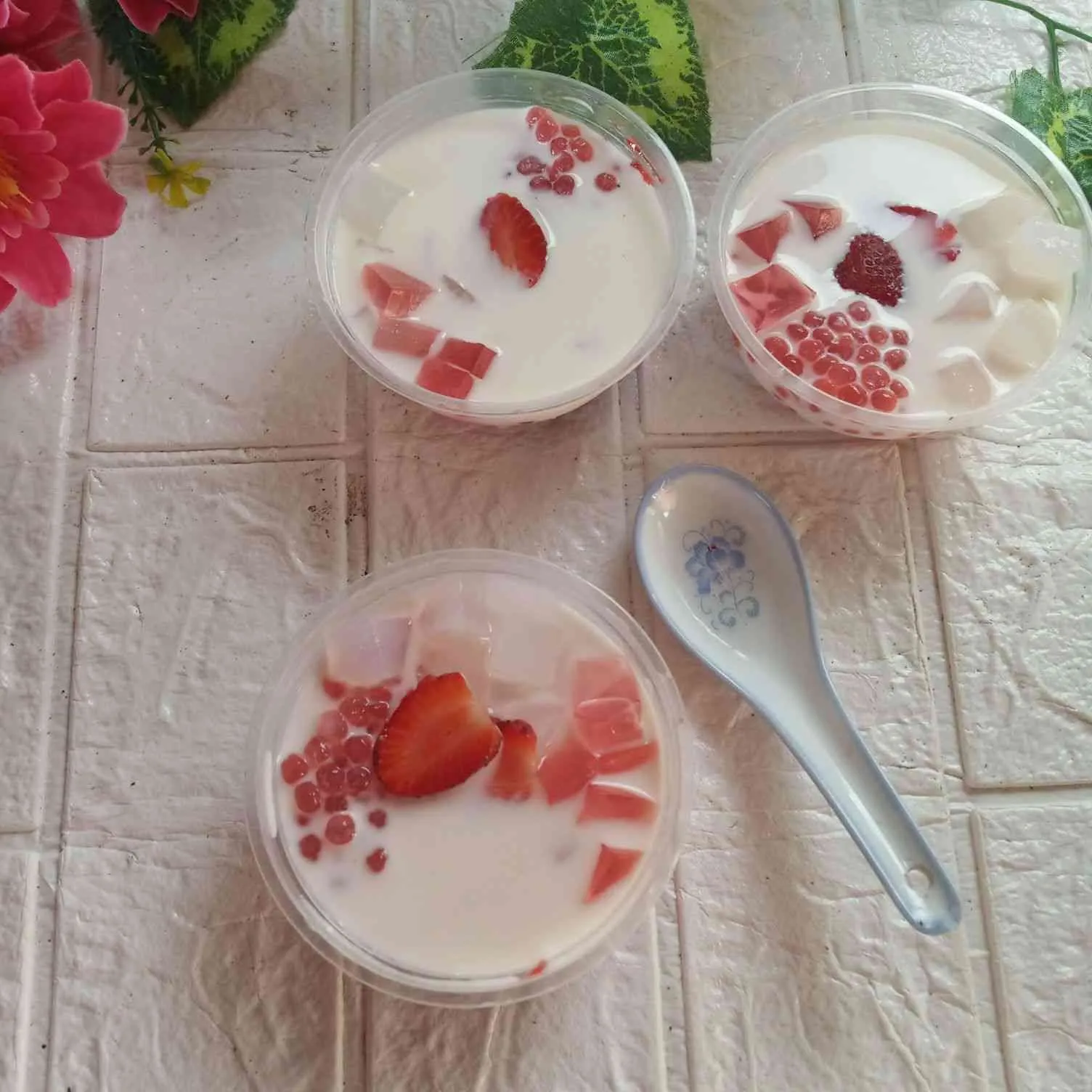 Strawberry Milky Sago