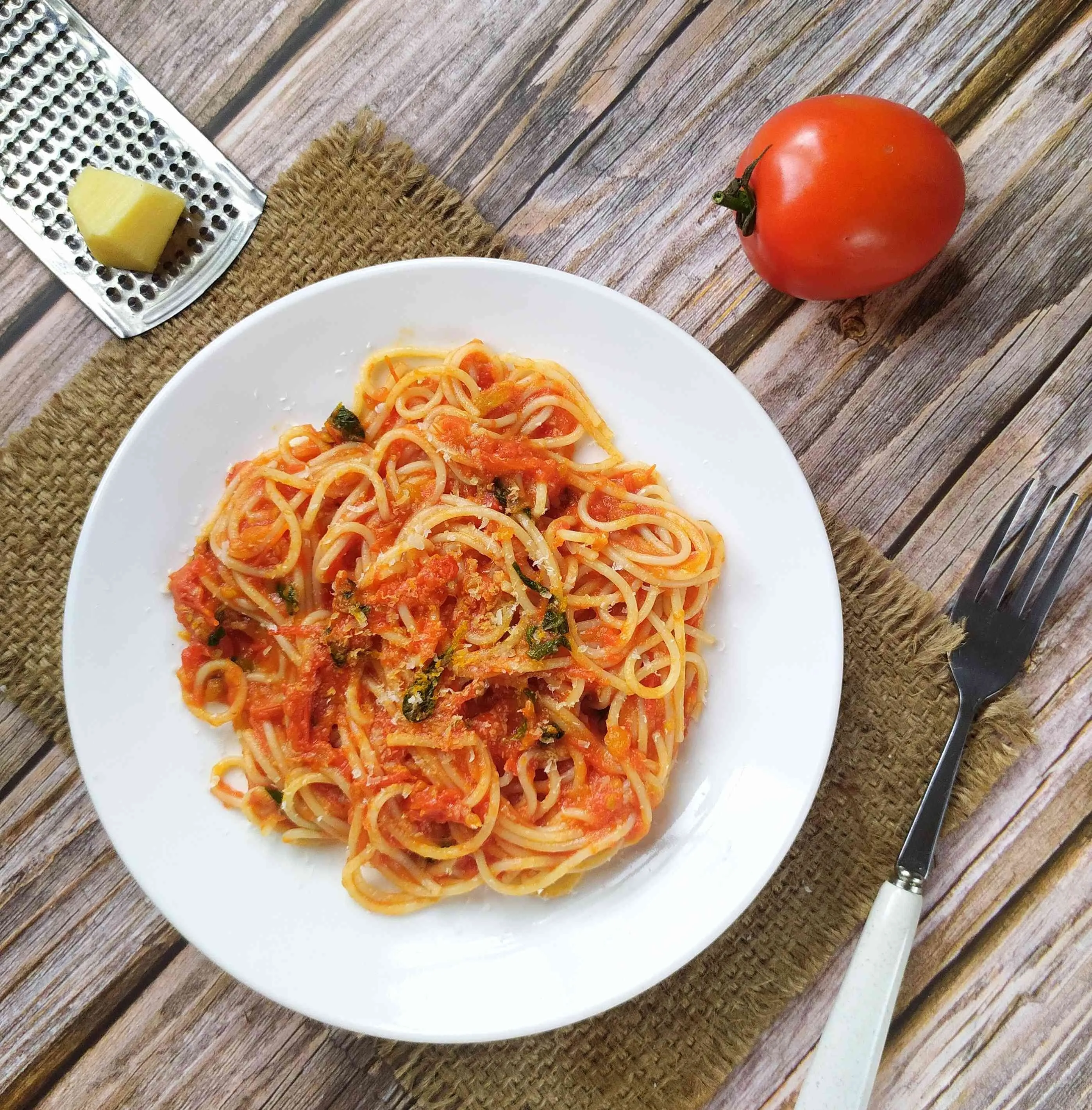Spaghetti Saos Tomat Ruku-Ruku