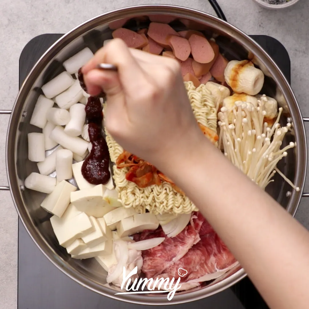 Step 3 Budae Jjigae