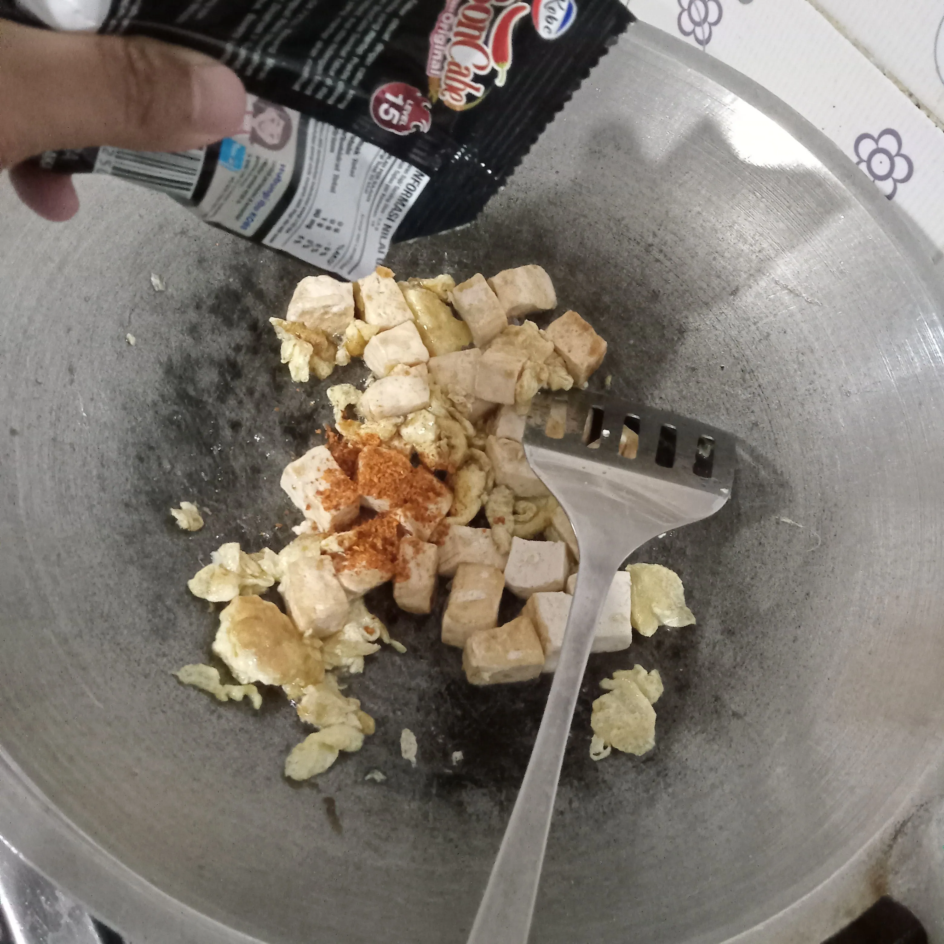 Step 6 Oseng Tahu Telur Bon Cabe