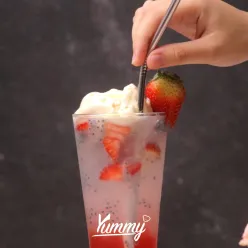 Strawberry Float Drink
